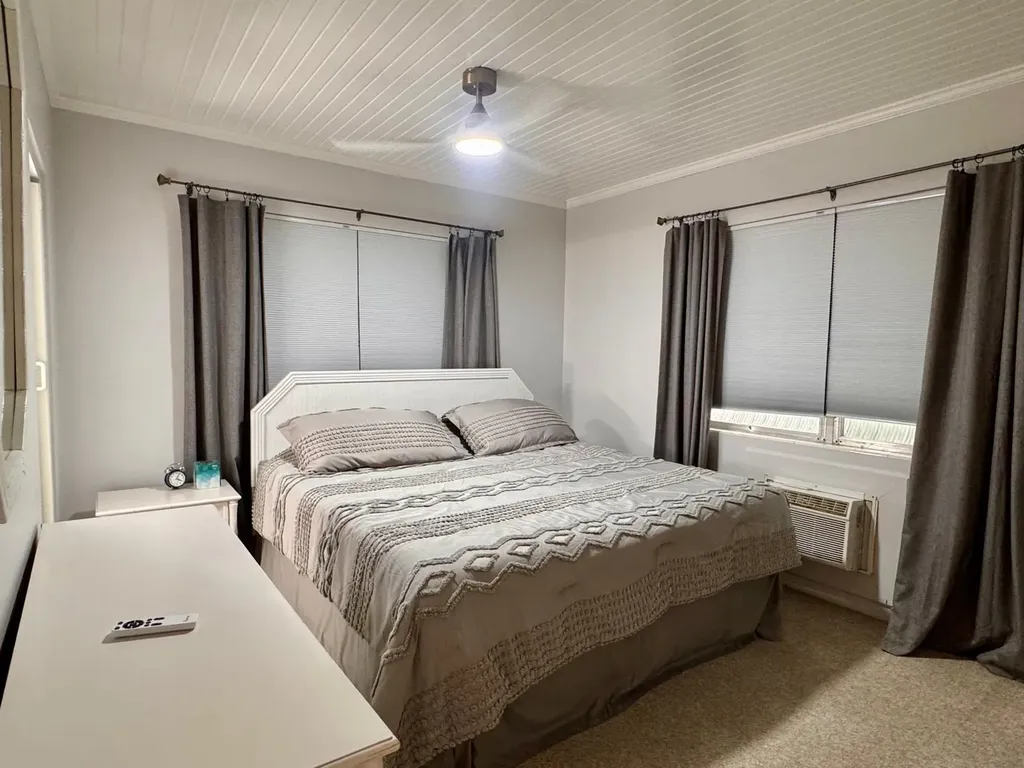 Leo Pinder Main Street 21 Street Eleuthera BS