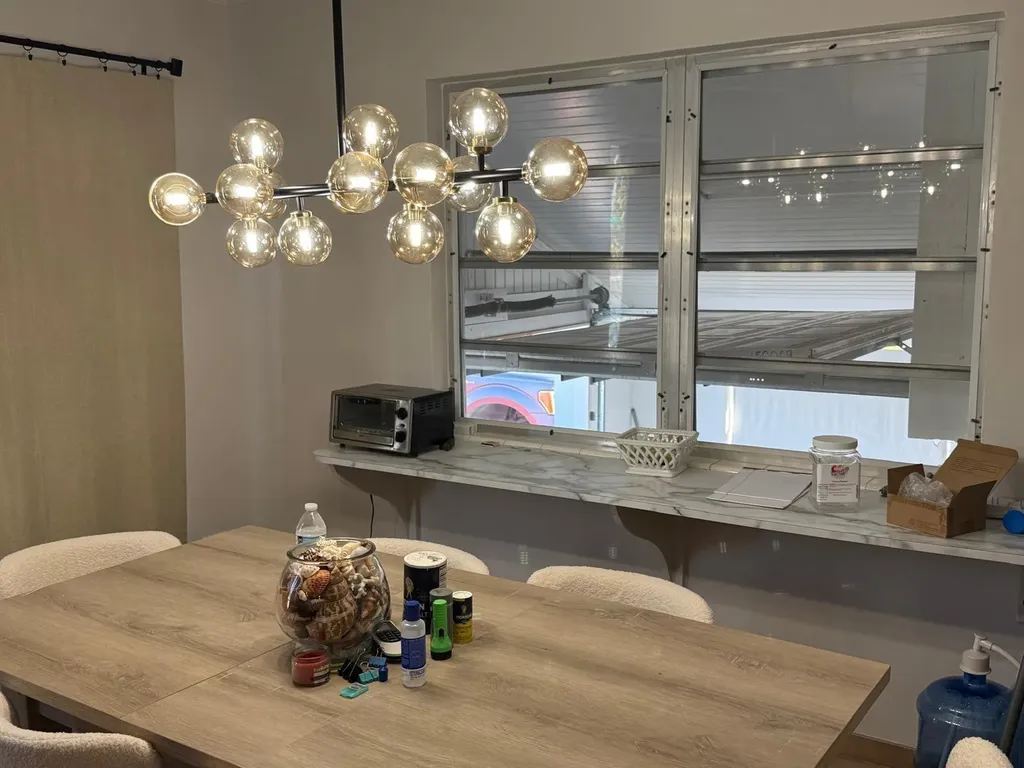 Leo Pinder Main Street 21 Street Eleuthera BS