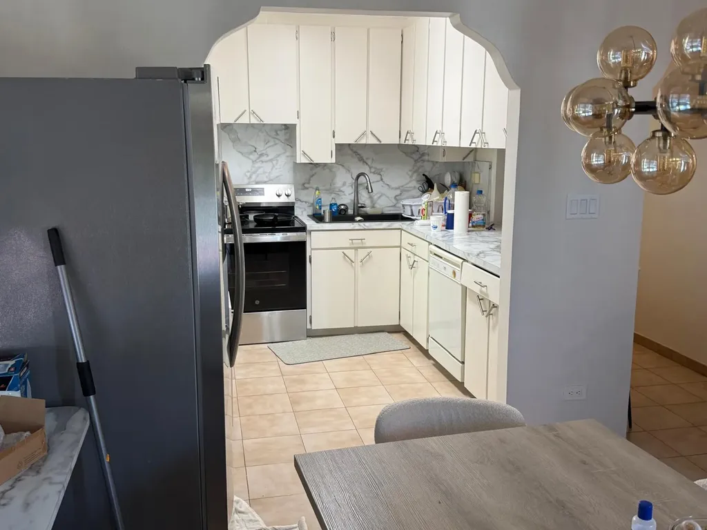 Leo Pinder Main Street 21 Street Eleuthera BS