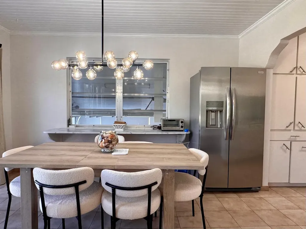 Leo Pinder Main Street 21 Street Eleuthera BS