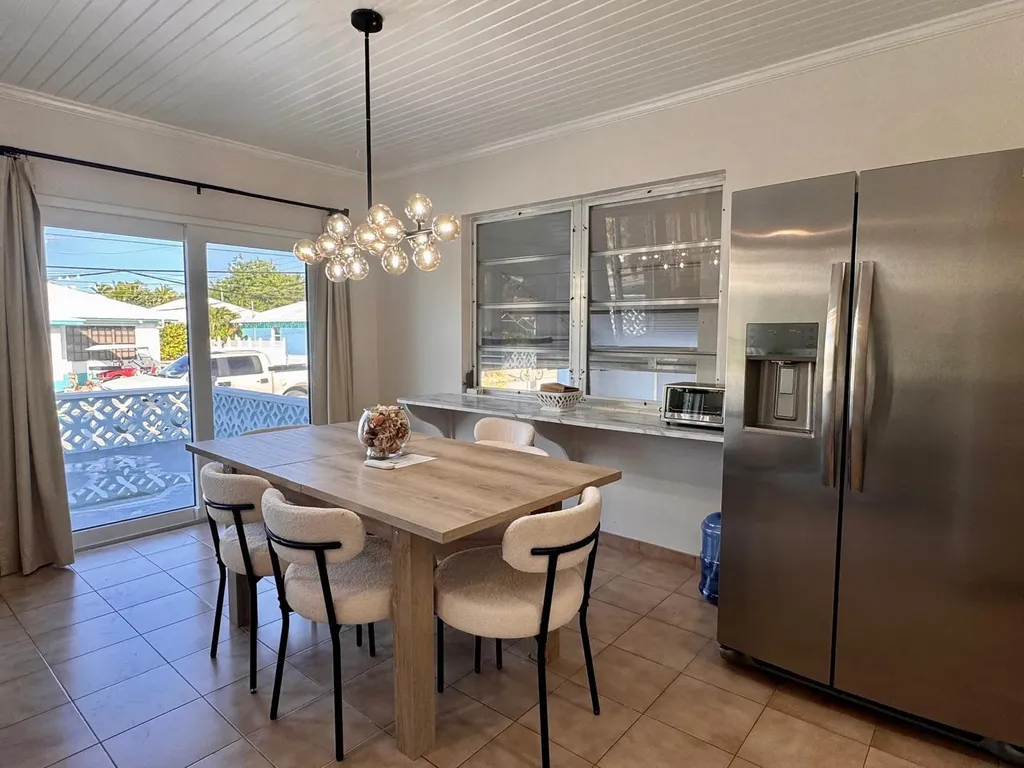 Leo Pinder Main Street 21 Street Eleuthera BS