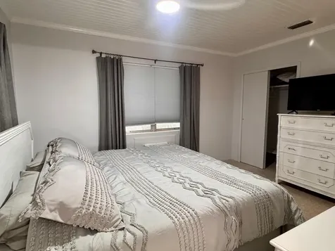 Leo Pinder Main Street 21 Street Eleuthera BS