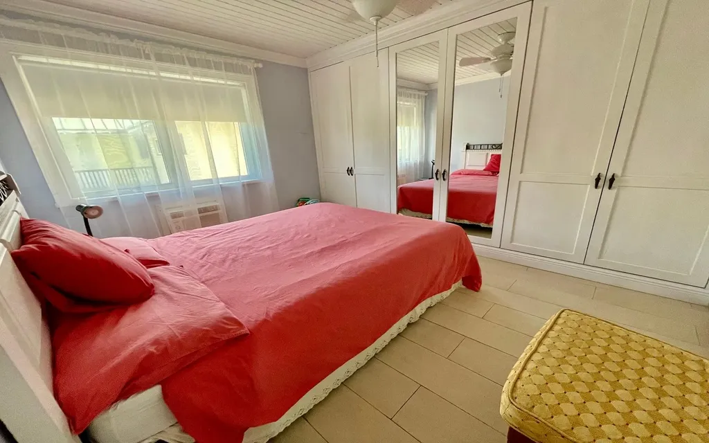 Town Court New Providence Paradise Island BS