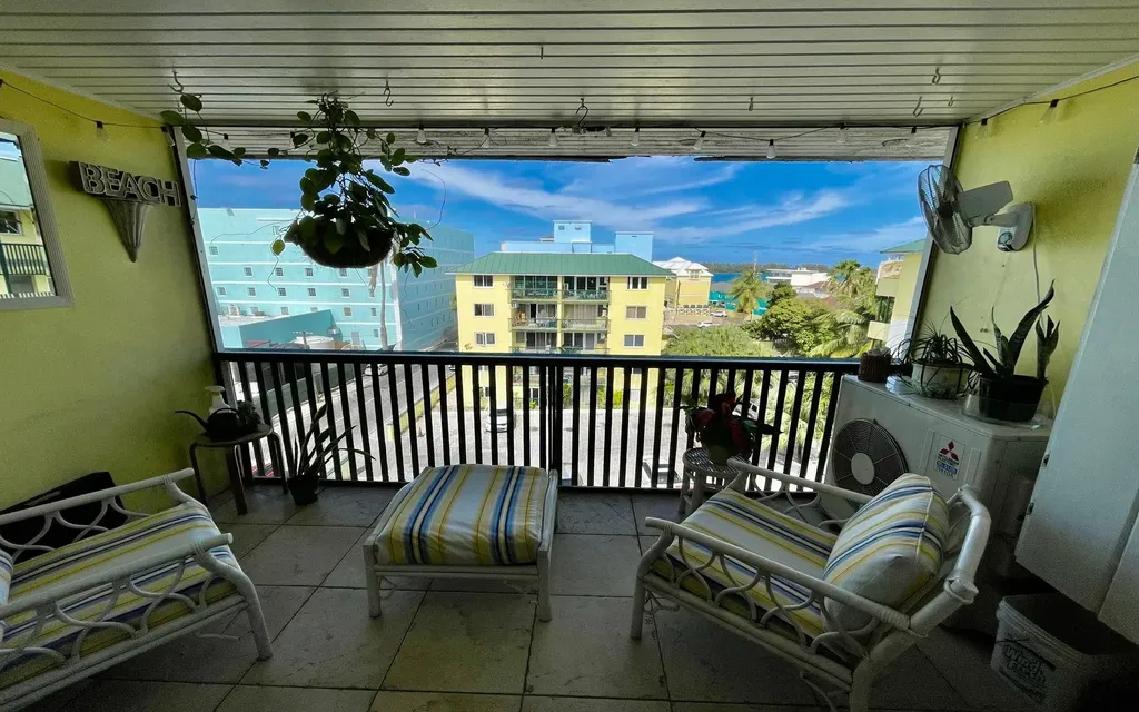 Town Court New Providence Paradise Island BS