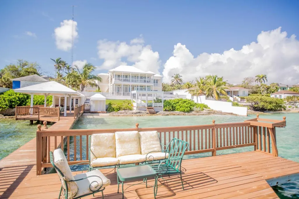 Eastern Road Beachfront New Providence Paradise Island BS