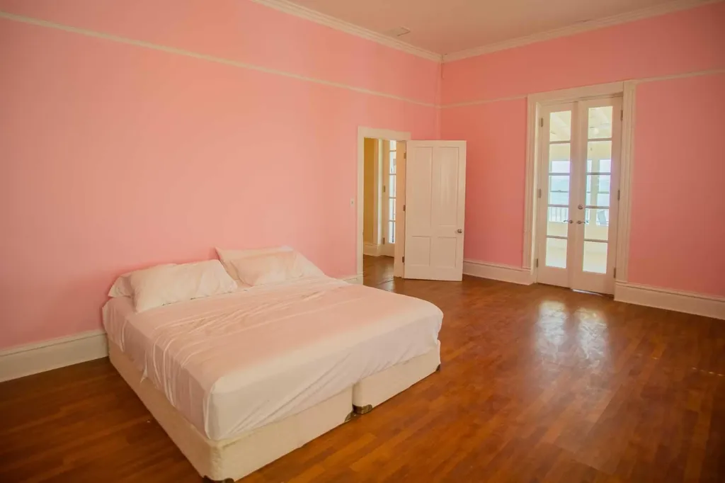 Eastern Road Beachfront New Providence Paradise Island BS