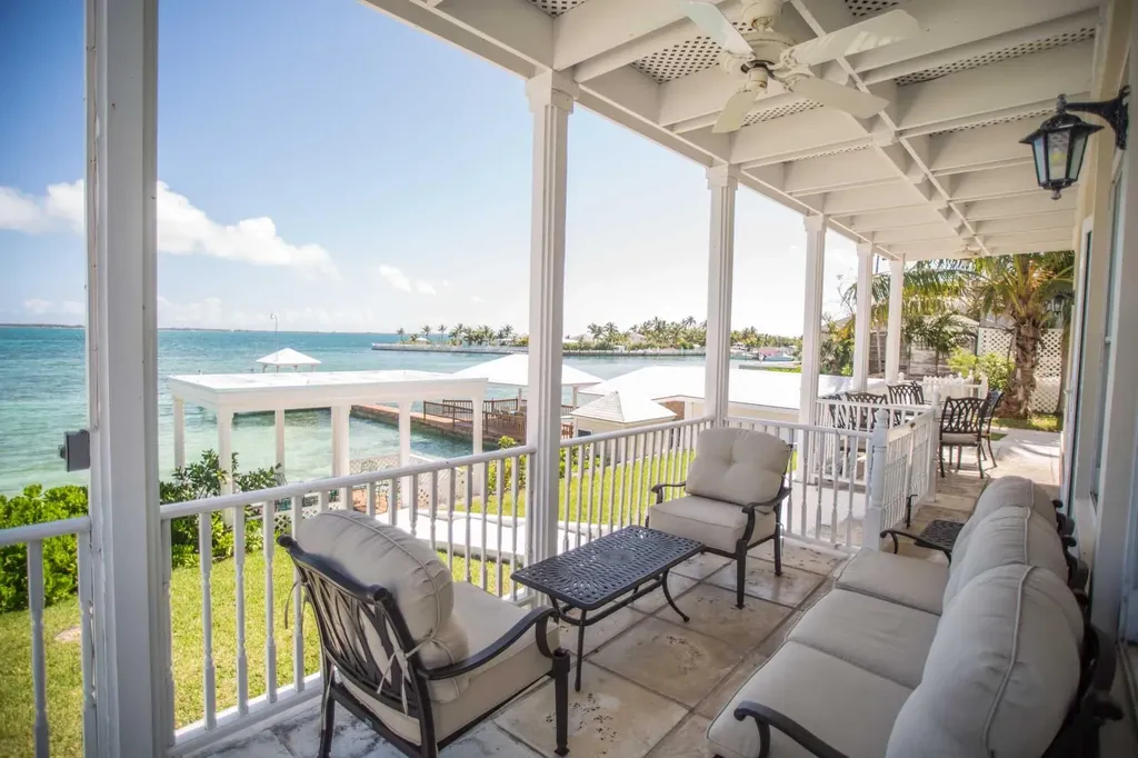 Eastern Road Beachfront New Providence Paradise Island BS