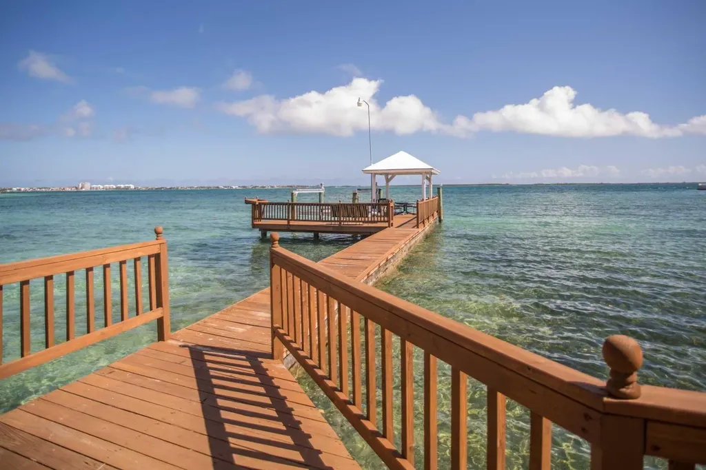 Eastern Road Beachfront New Providence Paradise Island BS