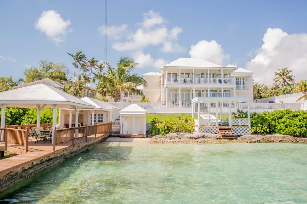 Eastern Road Beachfront New Providence Paradise Island BS