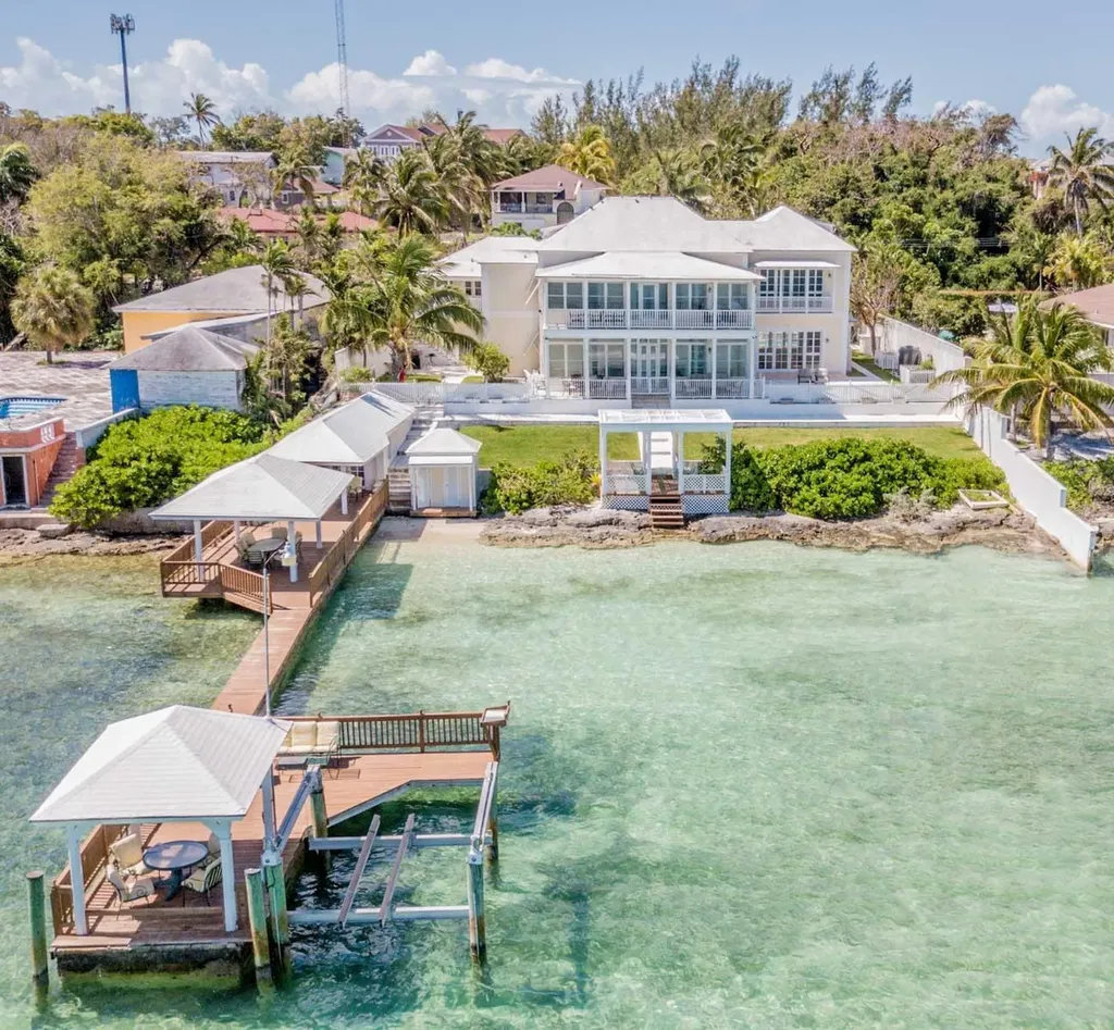 Eastern Road Beachfront New Providence Paradise Island BS