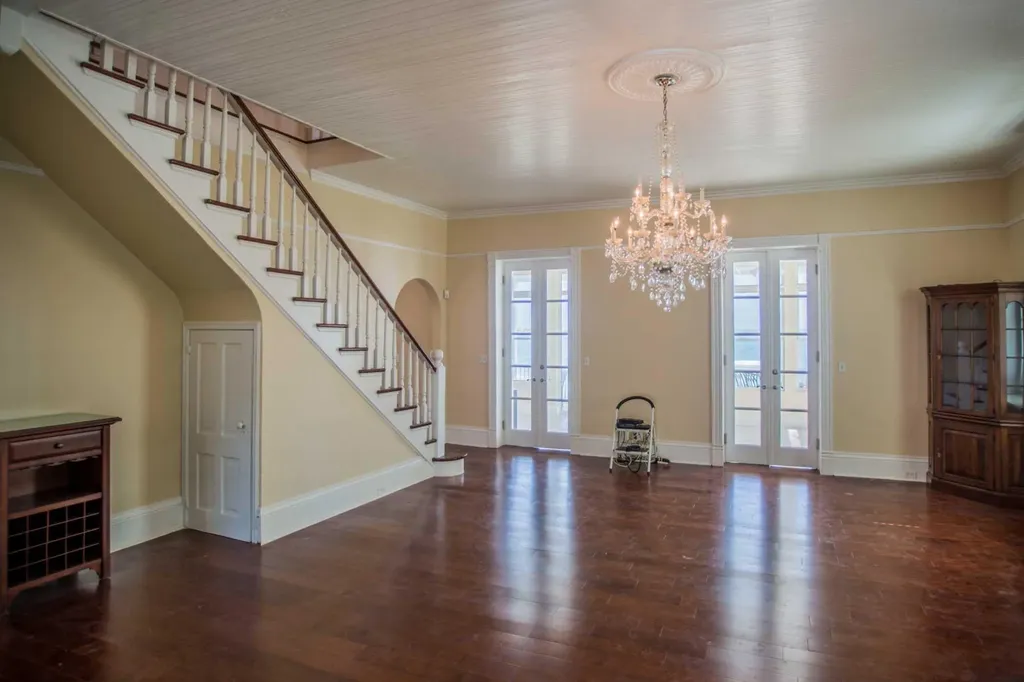 Eastern Road Beachfront New Providence Paradise Island BS