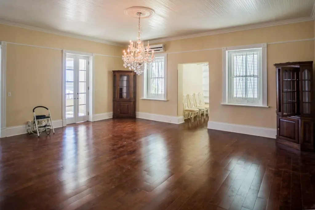 Eastern Road Beachfront New Providence Paradise Island BS