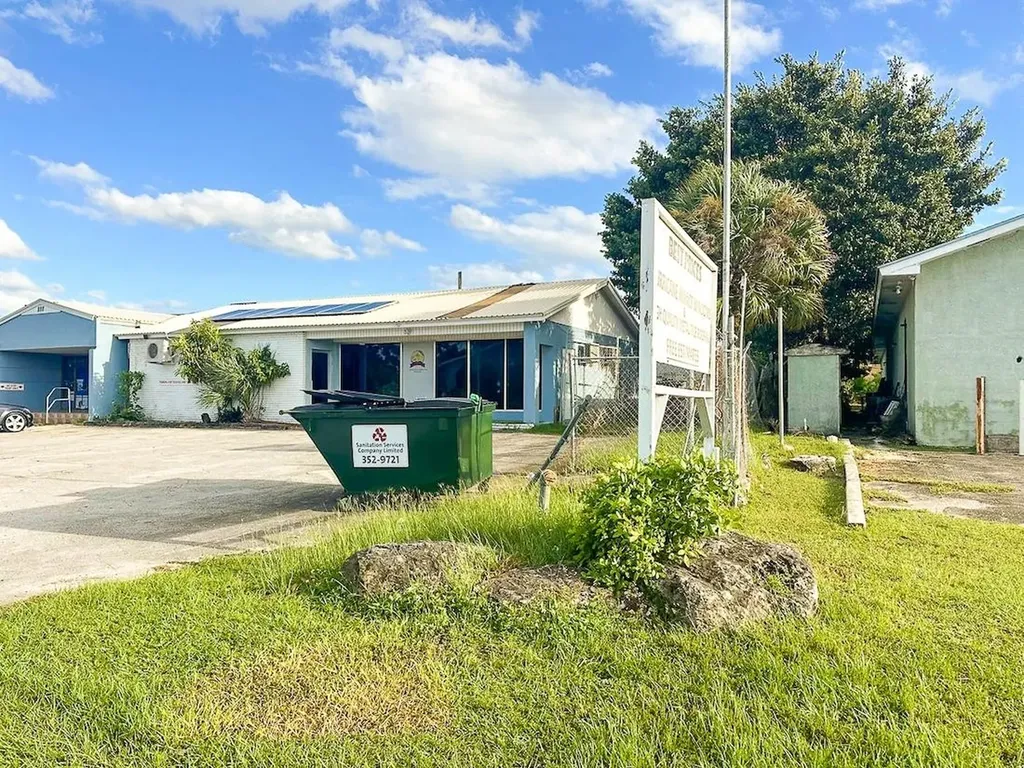 Queen's Highway E4 E5 Grand Bahama Freeport BS