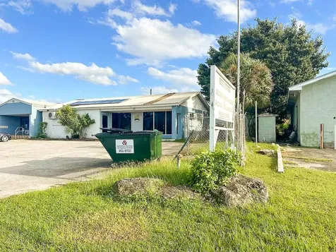 Queen's Highway E4 E5 Grand Bahama Freeport BS