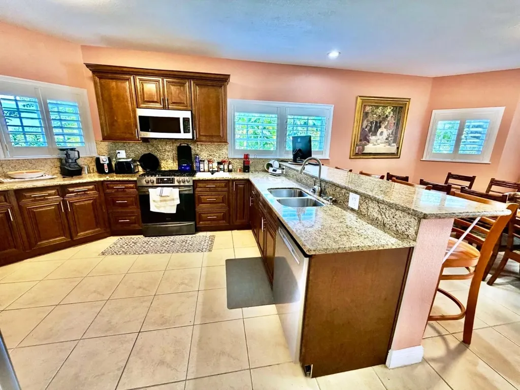 10 Alpine Lane, Pine Bay Grand Bahama Freeport BS