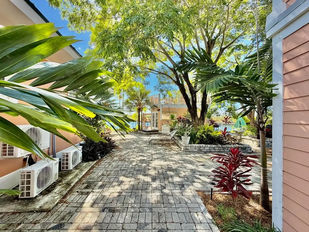 10 Alpine Lane, Pine Bay Grand Bahama Freeport BS