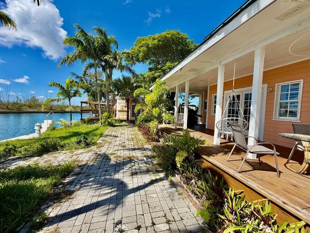 10 Alpine Lane, Pine Bay Grand Bahama Freeport BS