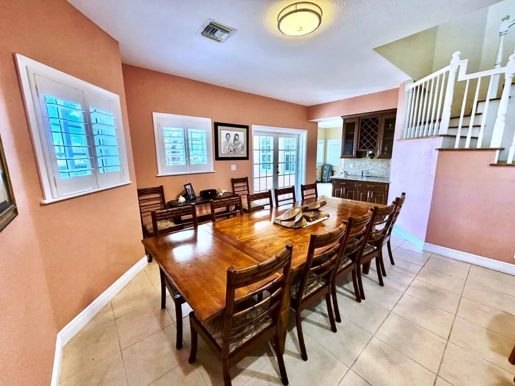 10 Alpine Lane, Pine Bay Grand Bahama Freeport BS