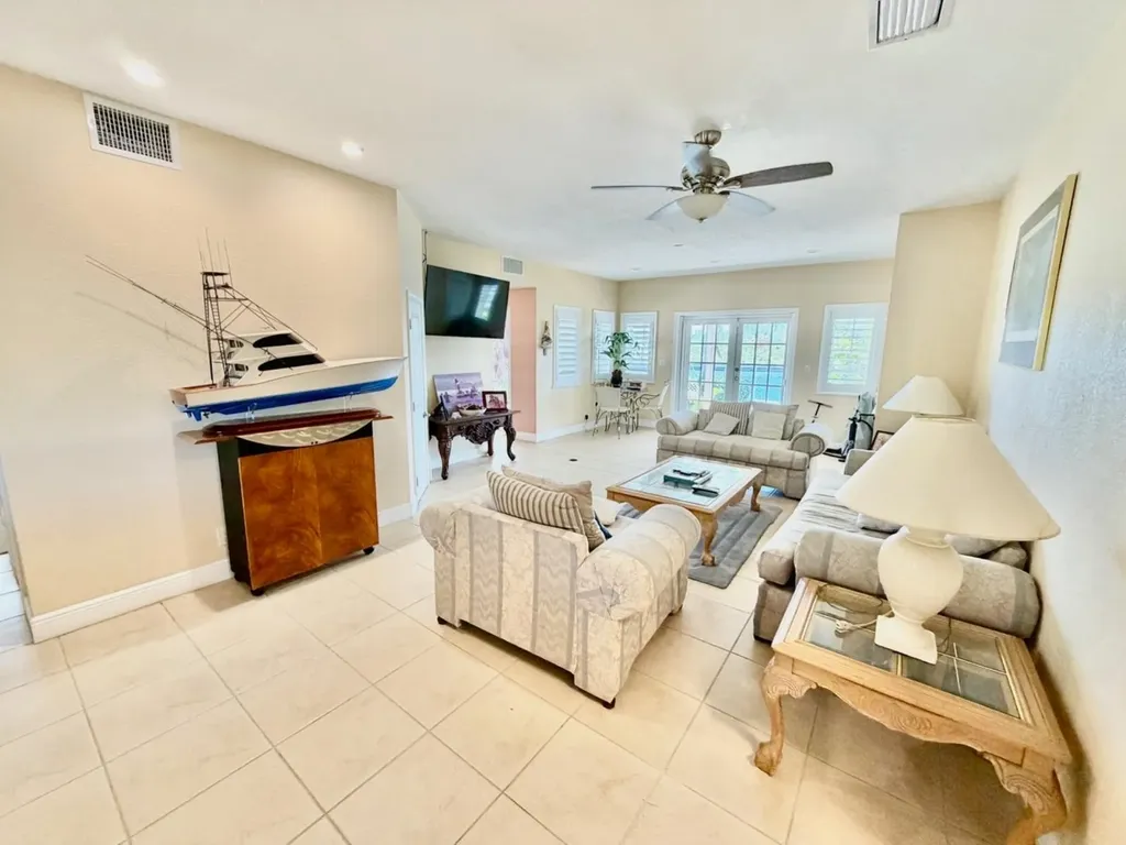 10 Alpine Lane, Pine Bay Grand Bahama Freeport BS