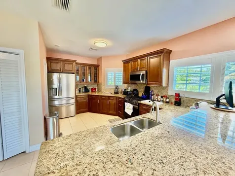 10 Alpine Lane, Pine Bay Grand Bahama Freeport BS