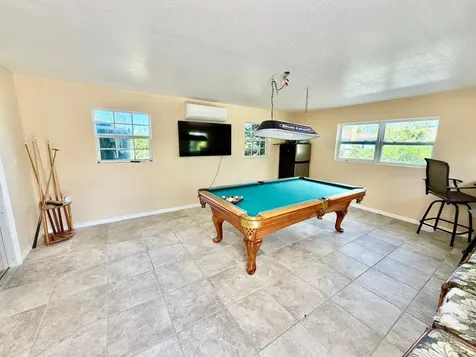 10 Alpine Lane, Pine Bay Grand Bahama Freeport BS