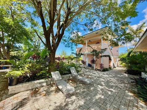 10 Alpine Lane, Pine Bay Grand Bahama Freeport BS