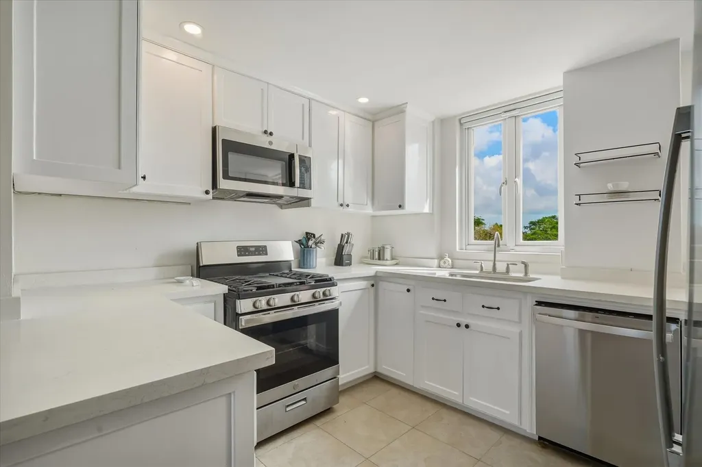 Prospect Ridge Condos New Providence Paradise Island BS