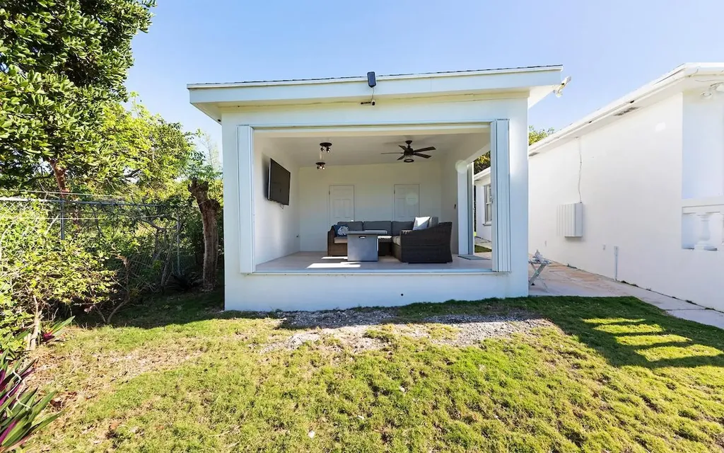 Wandering Shore Drive Eleuthera BS