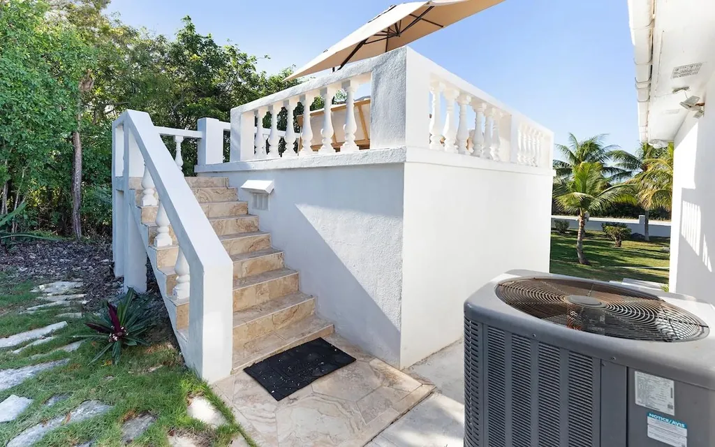 Wandering Shore Drive Eleuthera BS