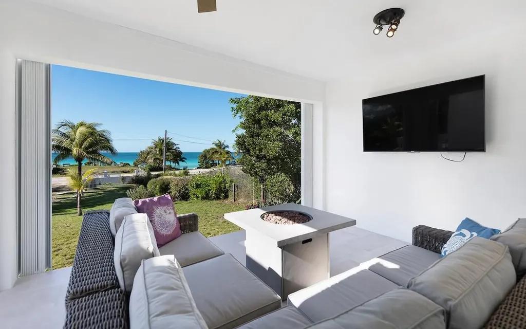 Wandering Shore Drive Eleuthera BS