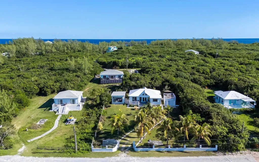 Wandering Shore Drive Eleuthera BS