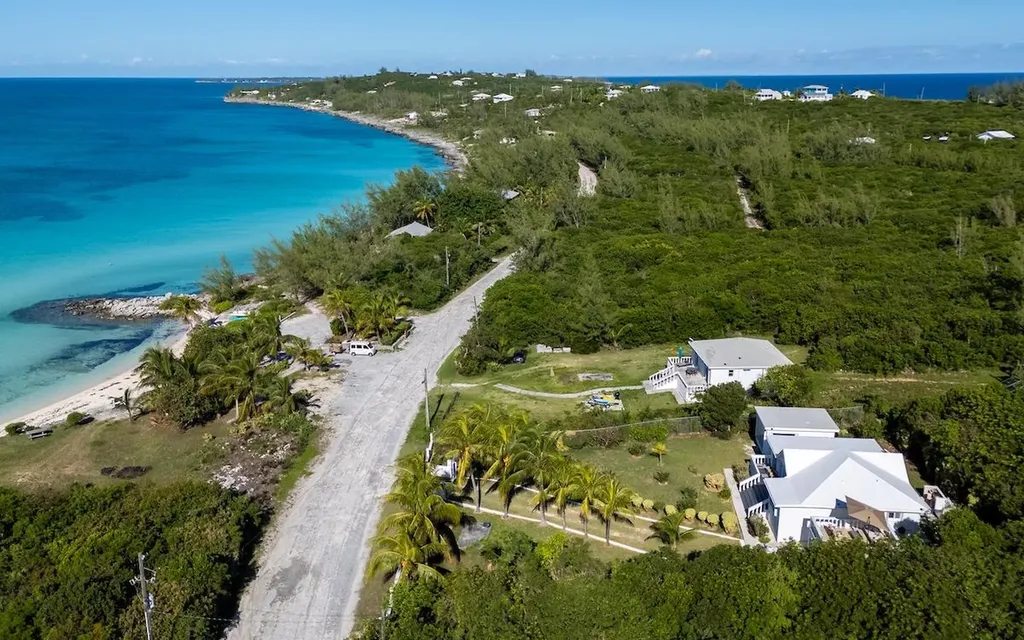 Wandering Shore Drive Eleuthera BS