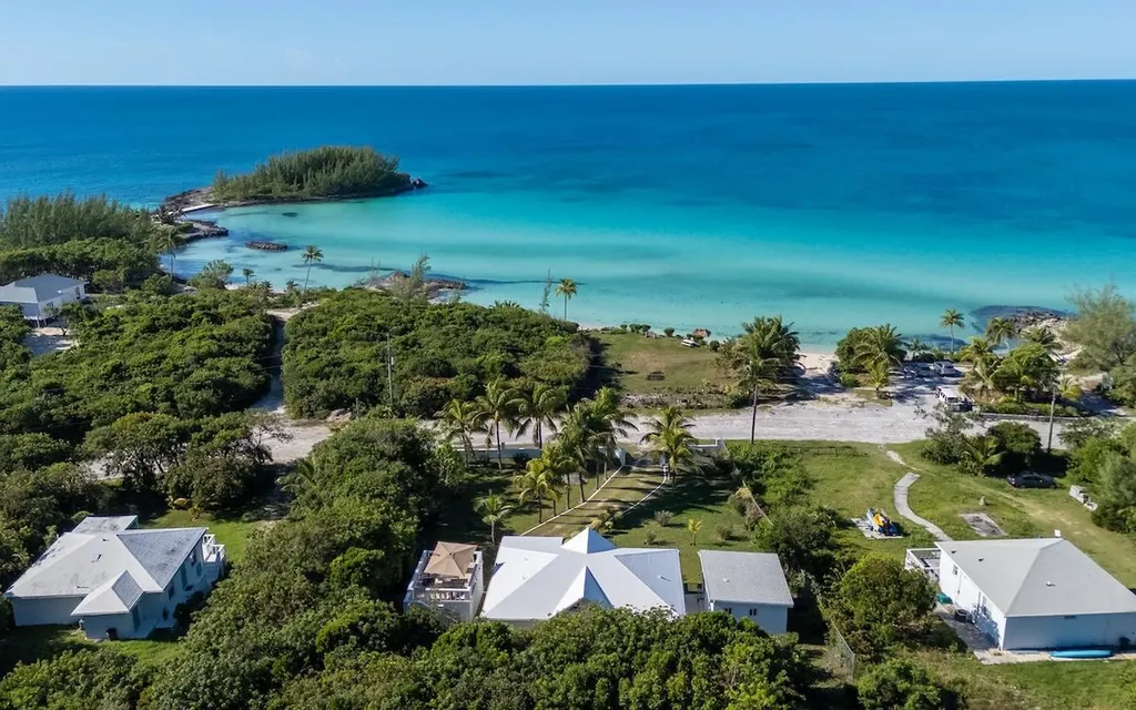 Wandering Shore Drive Eleuthera BS