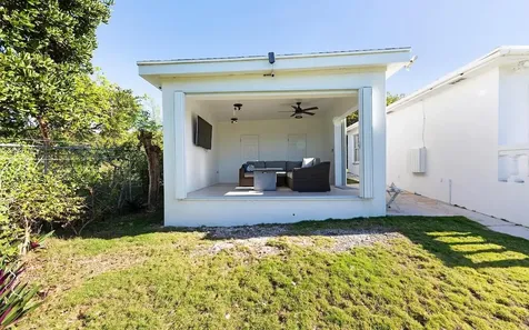 Wandering Shore Drive Eleuthera BS