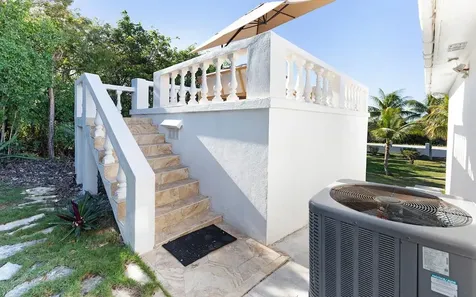 Wandering Shore Drive Eleuthera BS