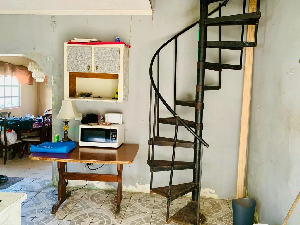 Sequoia St/st. Joseph Avenue New Providence Paradise Island BS