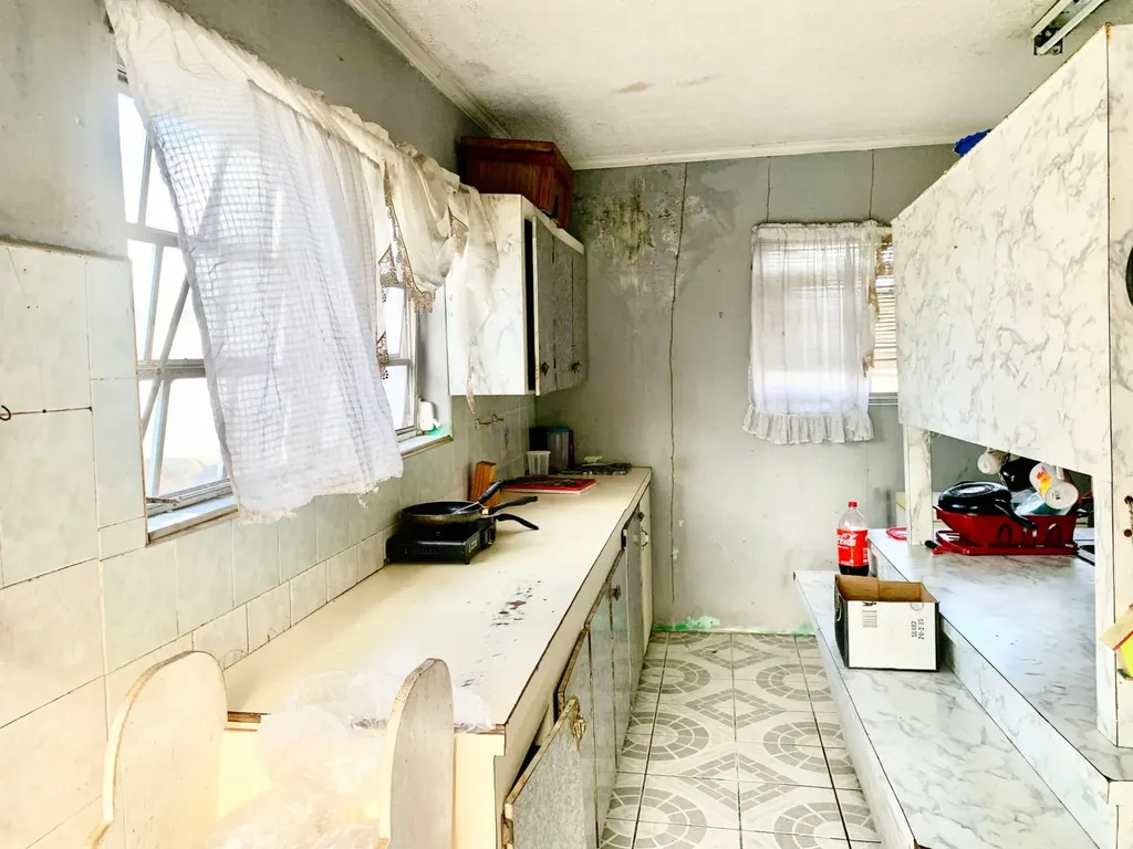 Sequoia St/st. Joseph Avenue New Providence Paradise Island BS