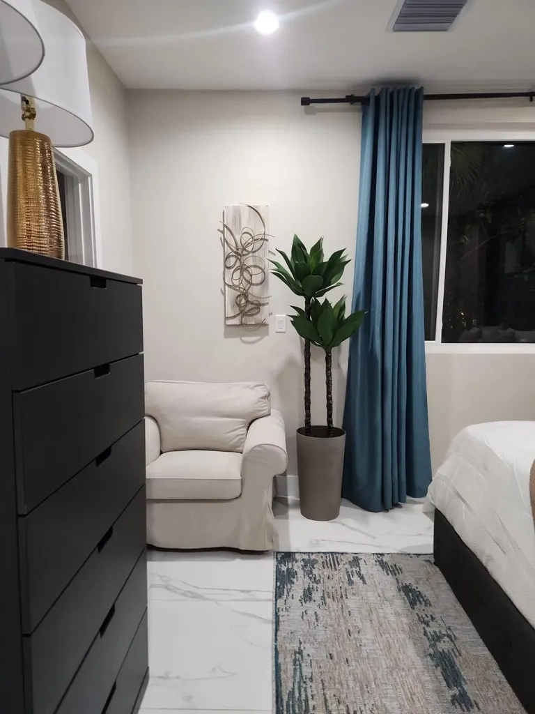 Blake Road Alorah New Providence Paradise Island BS