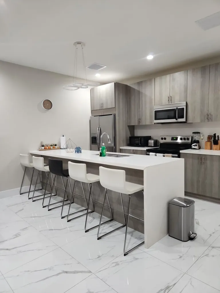 Blake Road Alorah New Providence Paradise Island BS