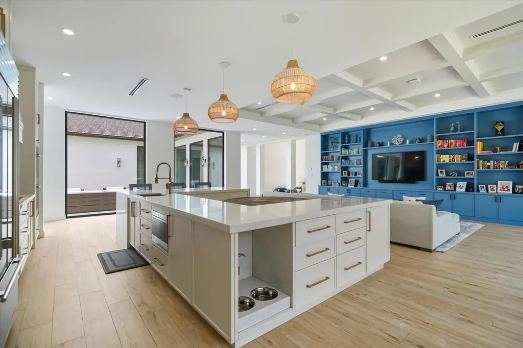 Bali Cinq New Providence Paradise Island BS