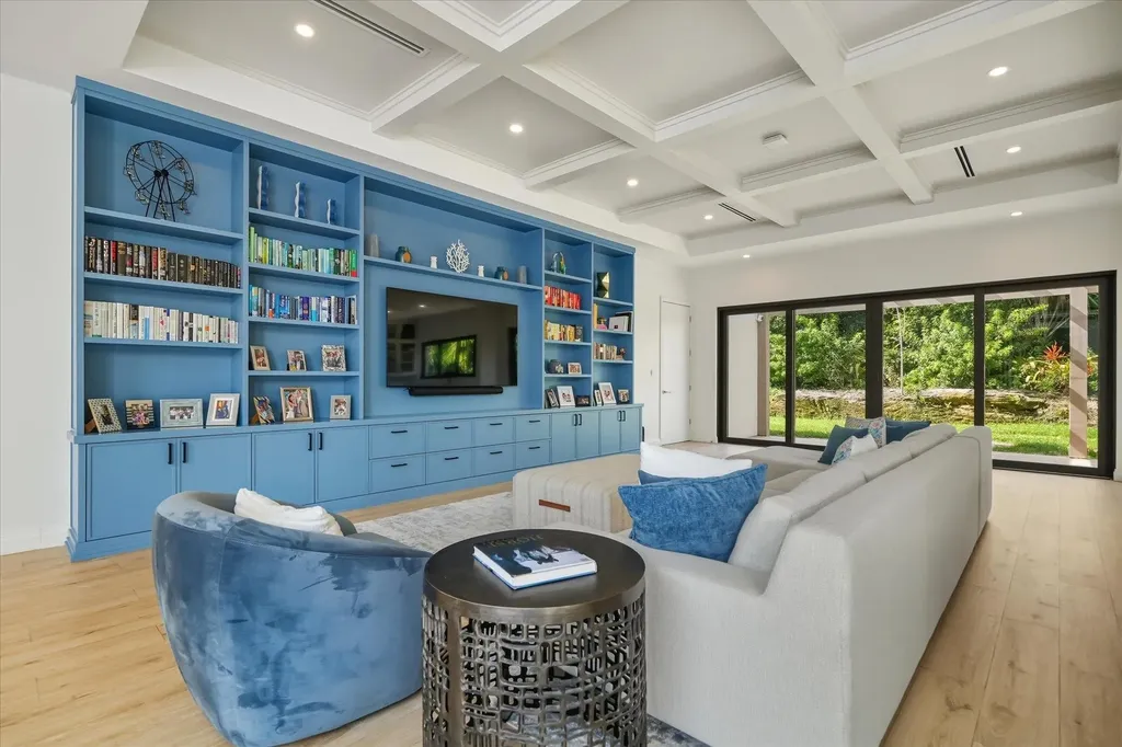 Bali Cinq New Providence Paradise Island BS