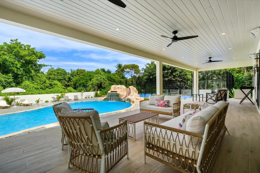 Bali Cinq New Providence Paradise Island BS