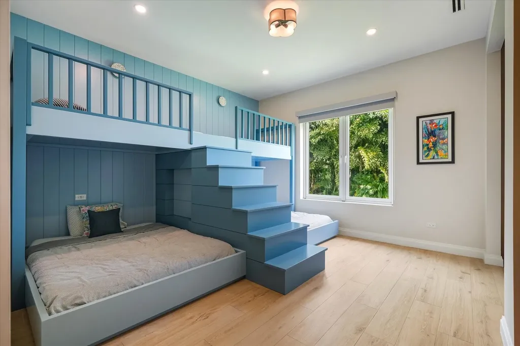 Bali Cinq New Providence Paradise Island BS