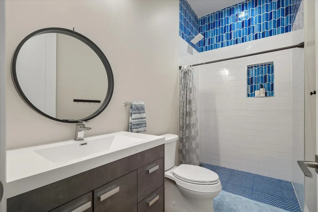 Bali Cinq New Providence Paradise Island BS