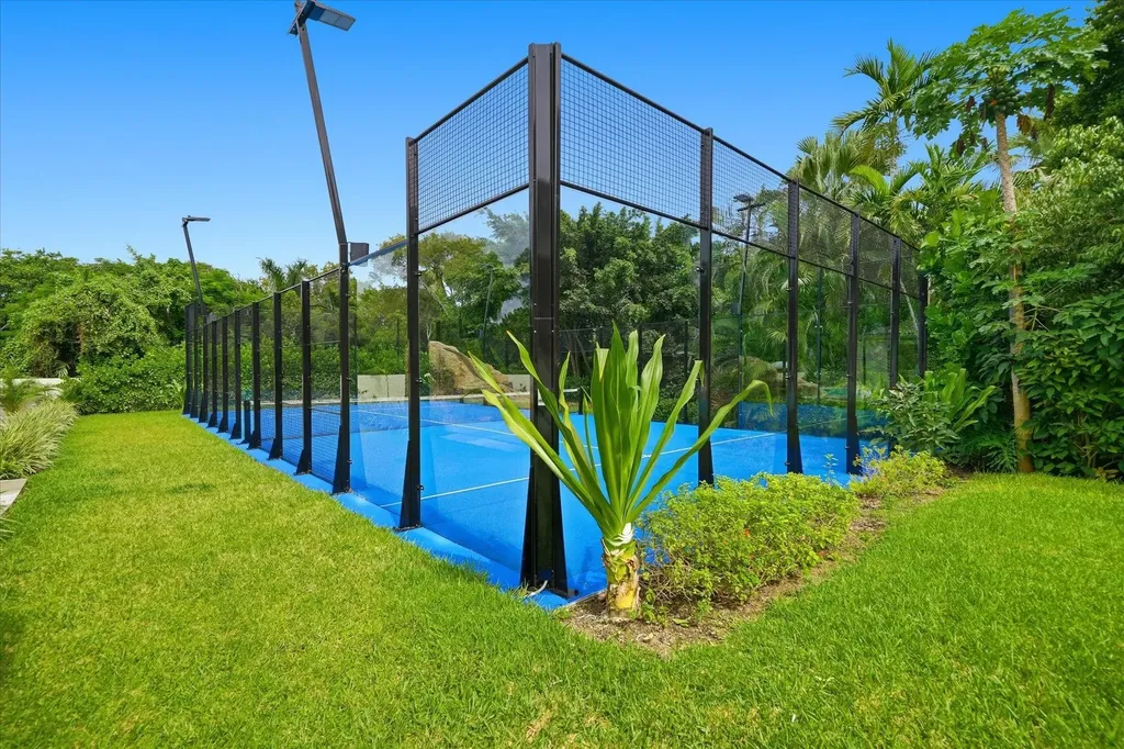 Bali Cinq New Providence Paradise Island BS