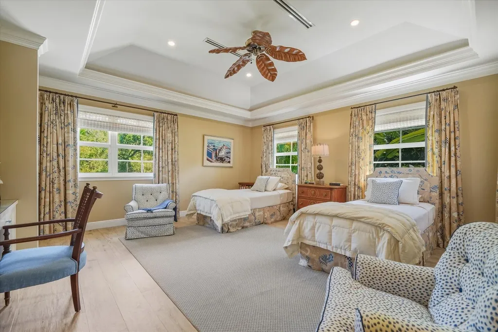 Bali Cinq New Providence Paradise Island BS