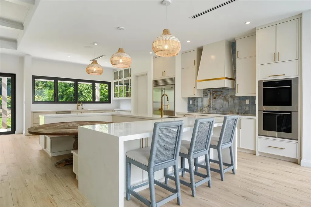 Bali Cinq New Providence Paradise Island BS