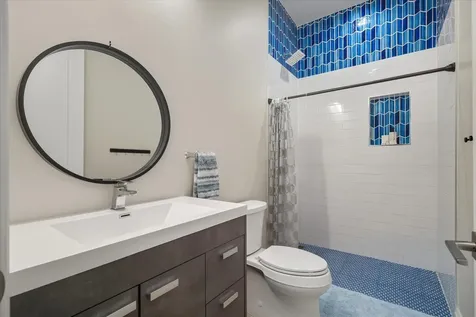 Bali Cinq New Providence Paradise Island BS