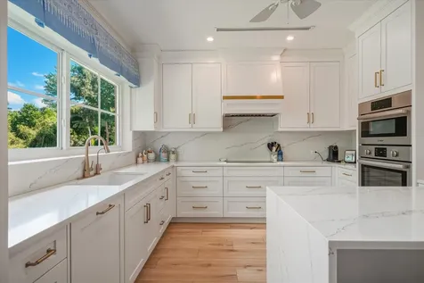 Bali Cinq New Providence Paradise Island BS