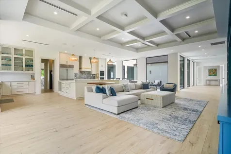 Bali Cinq New Providence Paradise Island BS